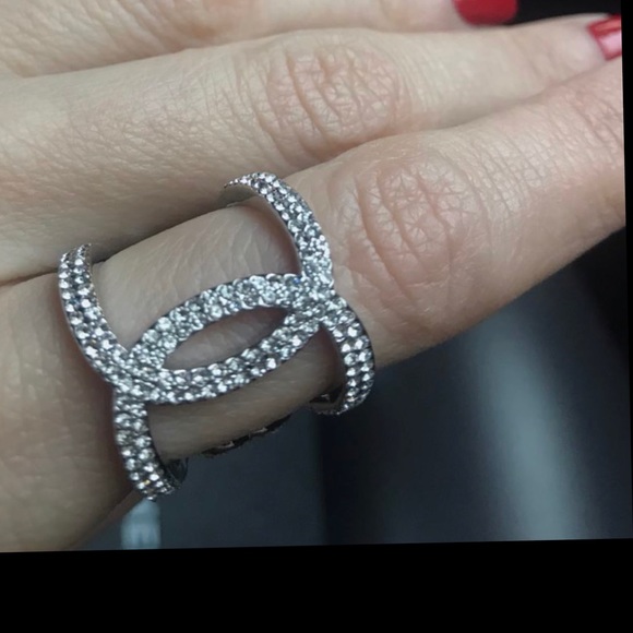 Silver Ring with Swarovski Crystals - Picture 3 of 7